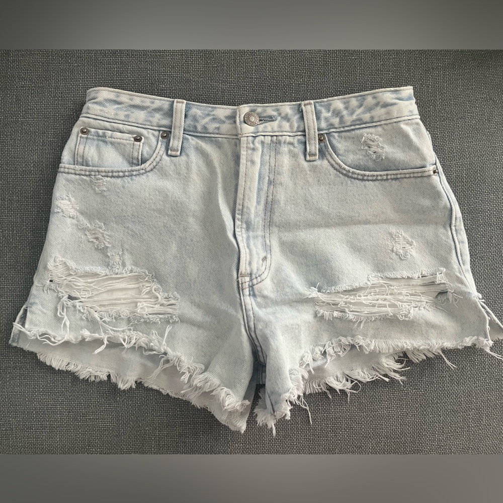 Abercrombie & Fitch Annie High Rise Short - Size 4